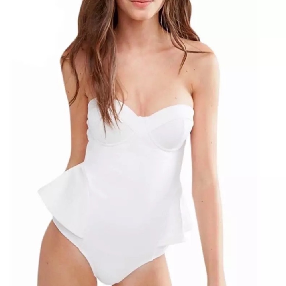 New ! White swimsuit